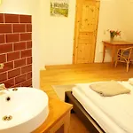Sophienschloesschen Nahe Berlin - Exklusive Zeit Zwischen 5 Seen Mit Grosser Kueche, Gratis Sauna & 3500qm Garten * Marienwerder