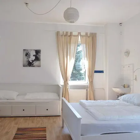 Sophienschloesschen Nahe Berlin - Exklusive Zeit Zwischen 5 Seen Mit Grosser Kueche, Gratis Sauna & 3500qm Garten