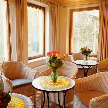 بيت للعطل Sophienschloesschen Nahe Berlin - Exklusive Zeit Zwischen 5 Seen Mit Grosser Kueche, Gratis Sauna & 3500qm Garten *
