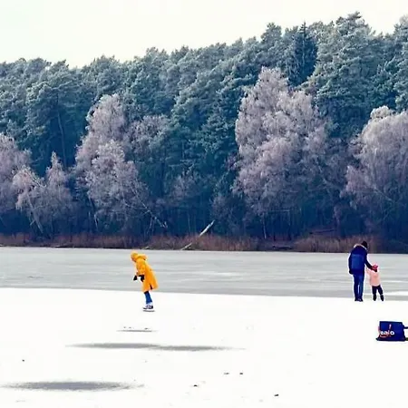 Dom wakacyjny Sophienschloesschen Nahe Berlin - Exklusive Zeit Zwischen 5 Seen Mit Grosser Kueche, Gratis Sauna & 3500qm Garten