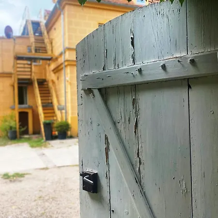 Dom wakacyjny Sophienschloesschen Nahe Berlin - Exklusive Zeit Zwischen 5 Seen Mit Grosser Kueche, Gratis Sauna & 3500qm Garten Marienwerder