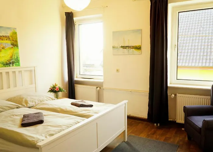 Sophienschloesschen Nahe Berlin - Exklusive Zeit Zwischen 5 Seen Mit Grosser Kueche, Gratis Sauna & 3500qm Garten بيت للعطل