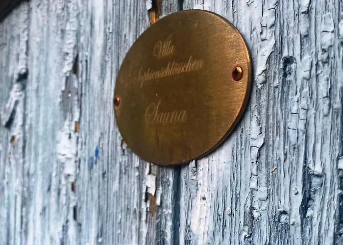 Sophienschloesschen Nahe Berlin - Exklusive Zeit Zwischen 5 Seen Mit Grosser Kueche, Gratis Sauna & 3500qm Garten بيت للعطل